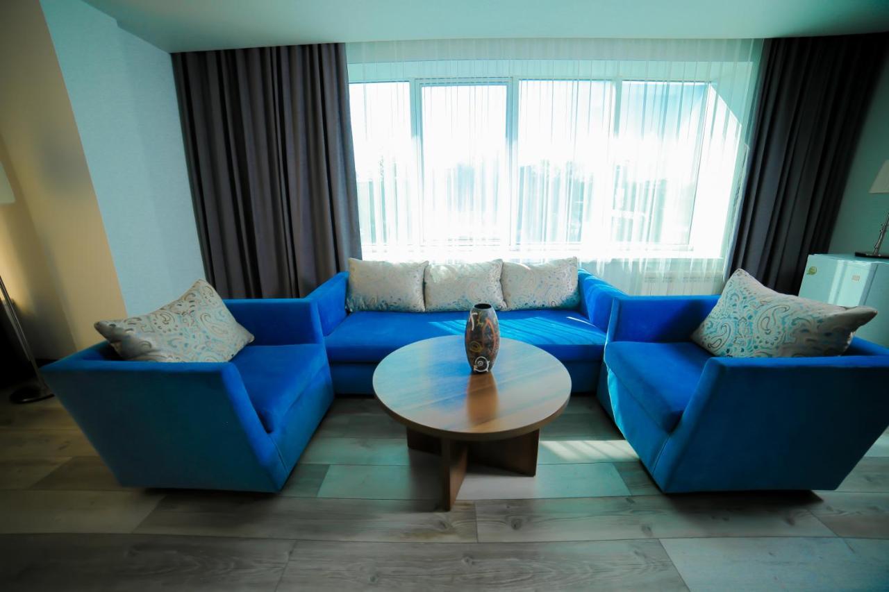 Astra Hotel الماتي المظهر الخارجي الصورة