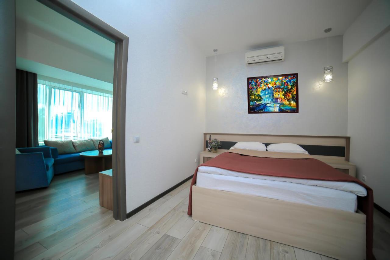 Astra Hotel الماتي المظهر الخارجي الصورة
