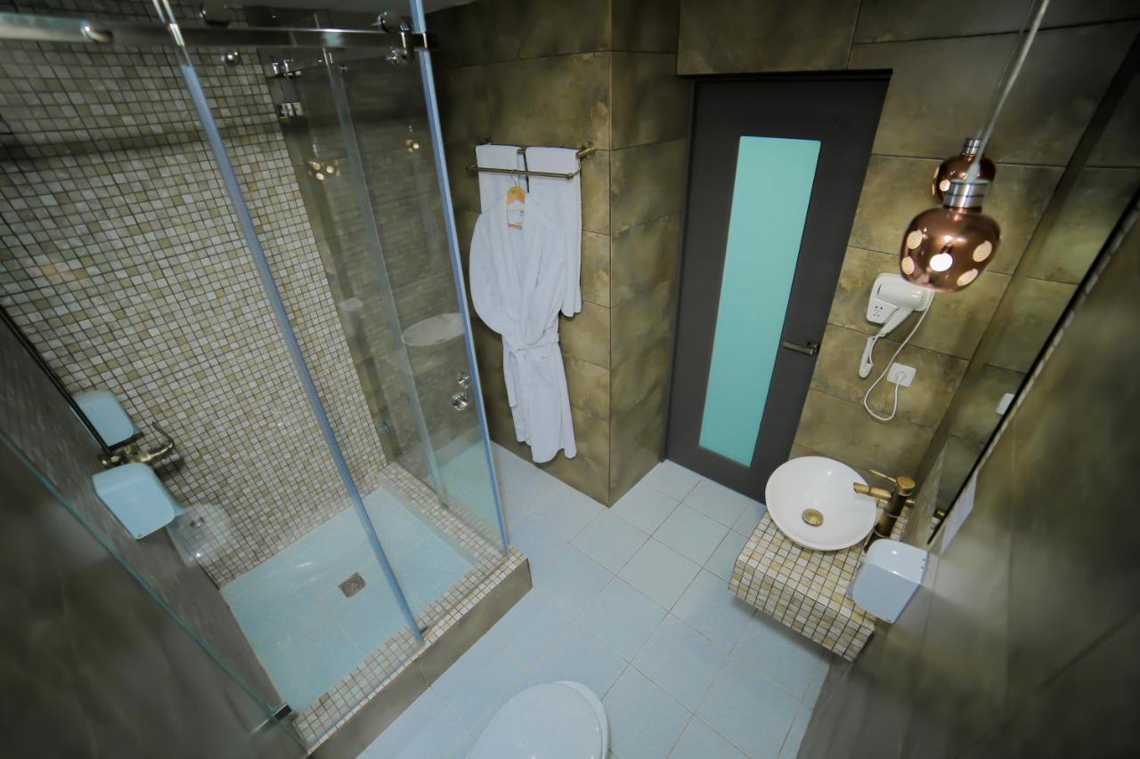 Astra Hotel الماتي المظهر الخارجي الصورة