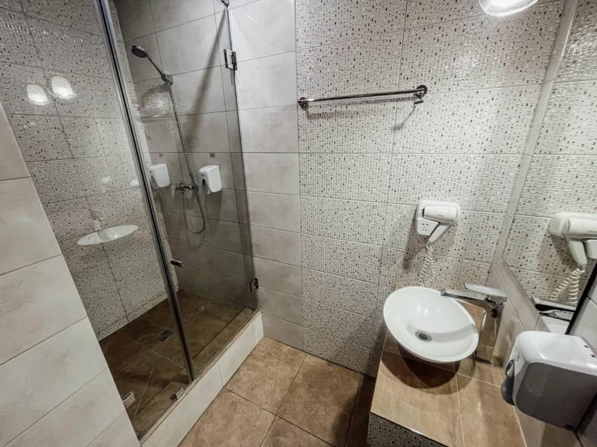 Astra Hotel الماتي المظهر الخارجي الصورة