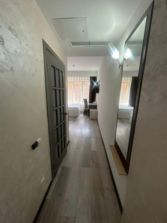 Astra Hotel الماتي المظهر الخارجي الصورة