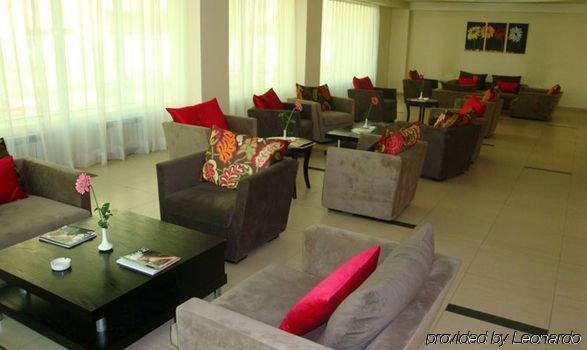 Astra Hotel الماتي المظهر الخارجي الصورة