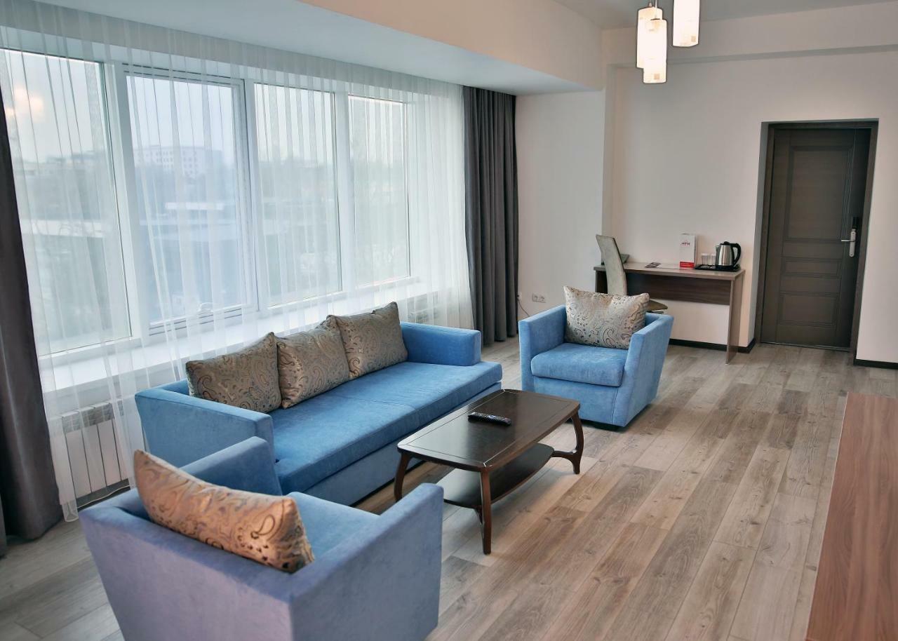 Astra Hotel الماتي المظهر الخارجي الصورة